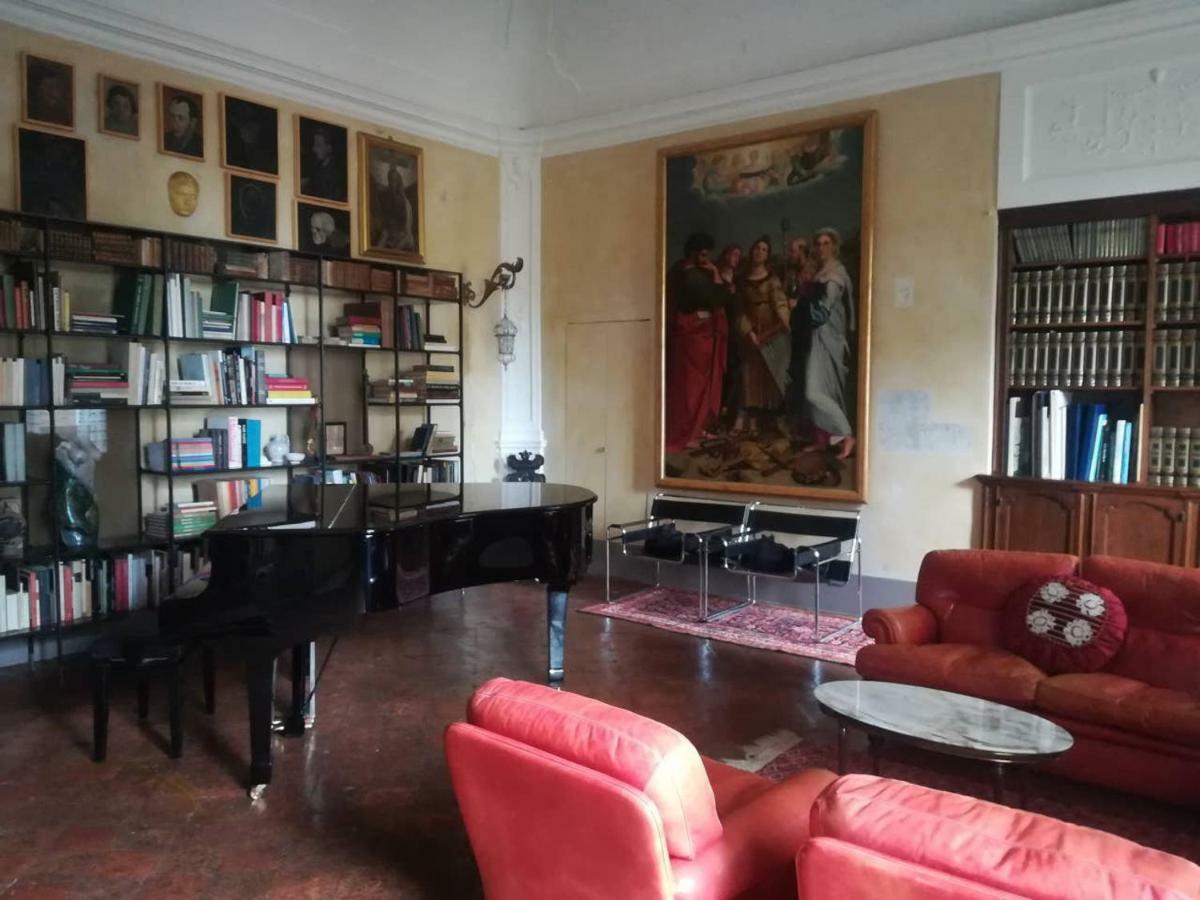Boutique Apartment Урбино Экстерьер фото